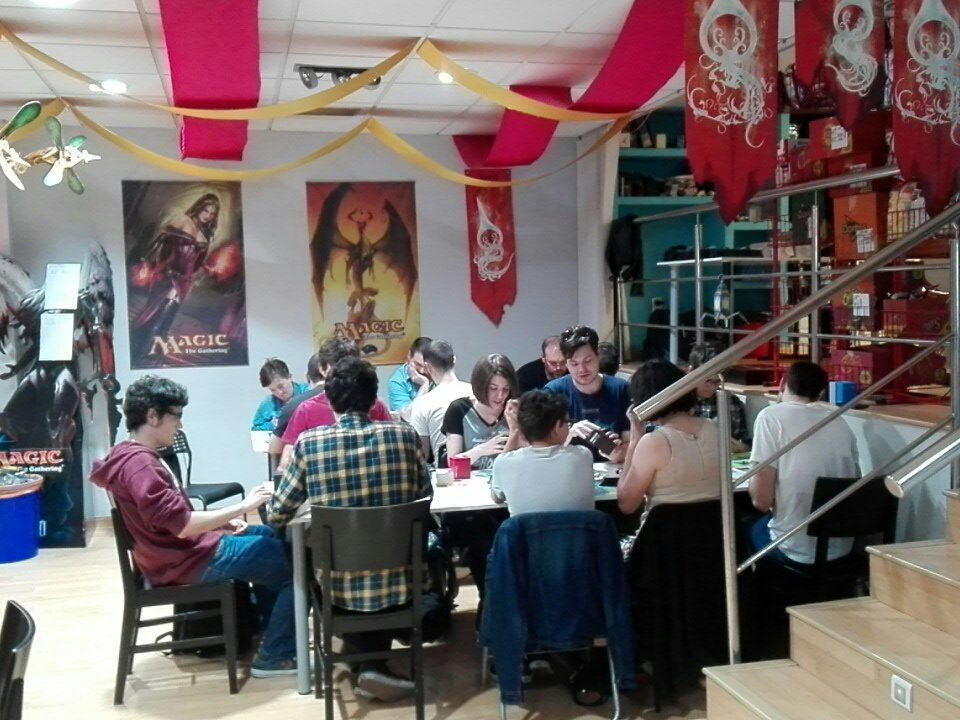MagicLleida's tweet image. 67 jugadores y jugadoras (si hay unas cuantas) en el Magic Open House de la tarde @DocOcio @wizards_magicES