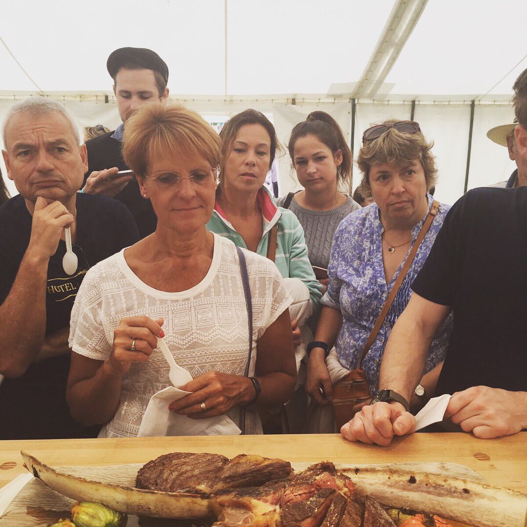 #CalcotCollection's Exec. Head Chef, Michael Bedford in action at this years <a href="/CotswoldShow/">Cotswold Show</a>. A fabulously foodie day!