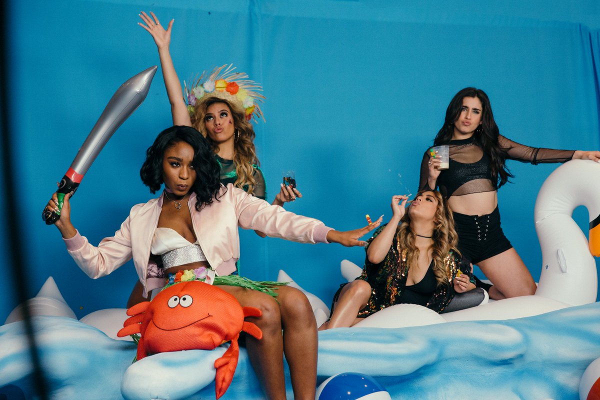 5H3IC's tweet photo. Hello there Carson! Please play #Down by @FifthHarmony! #Harmonizers love #MostRequestedLive @MostRequestLive 🖤 https://t.co/3Y5J0Lbnz0