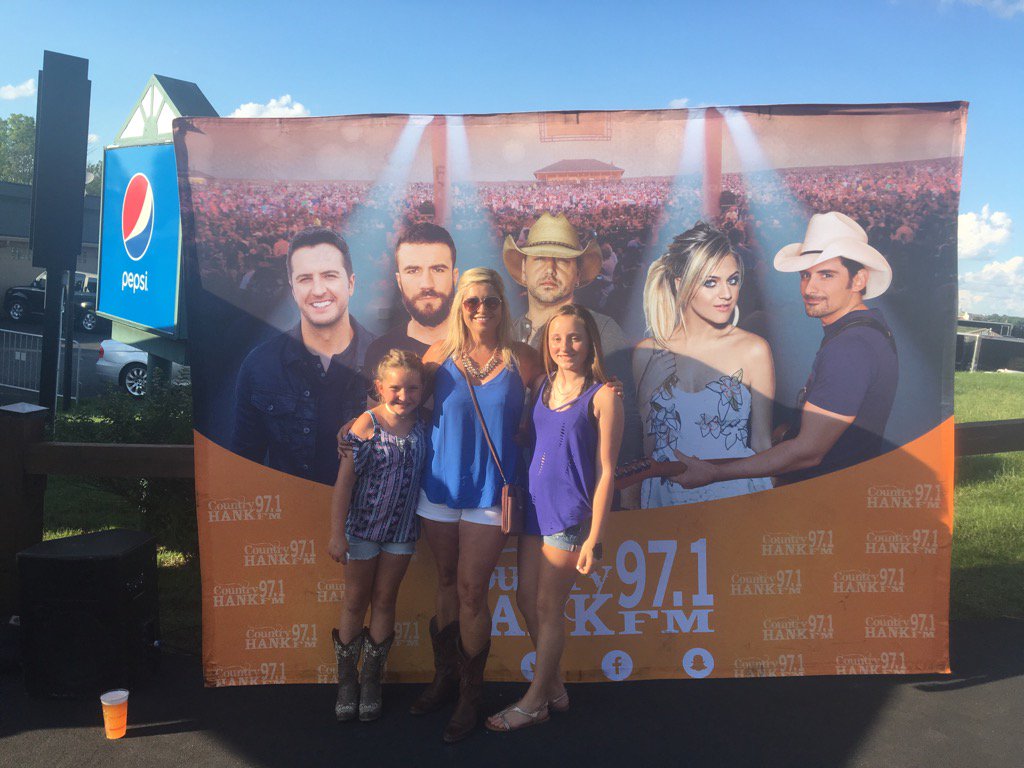 GetchellAmy's tweet image. #HANKFM #HANKitup #CrankTheHANK