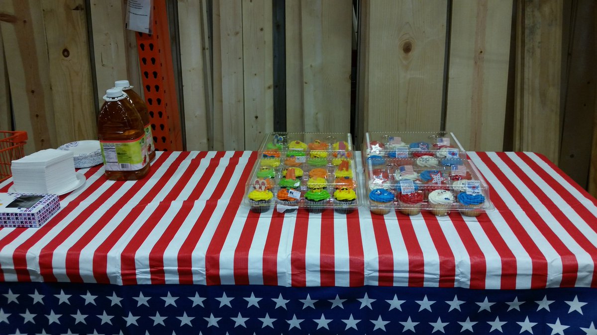 Taraglienke's tweet photo. Kids workshop 20th Anniversary we are ready for 120 kids to show up at 4607!! @VicTHD4607 @kattyniner https://t.co/nwkc4aqbae