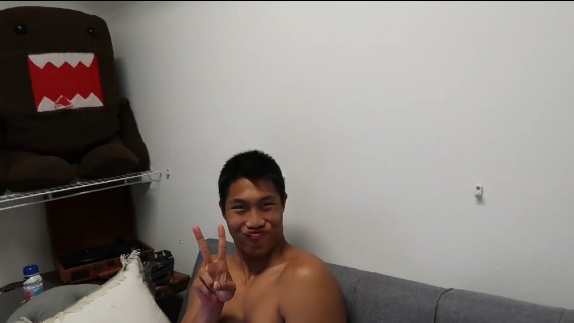 BTSislife65's tweet photo. @khoa_nguyen  this is hilarious lol https://t.co/DLxxtfEyVV