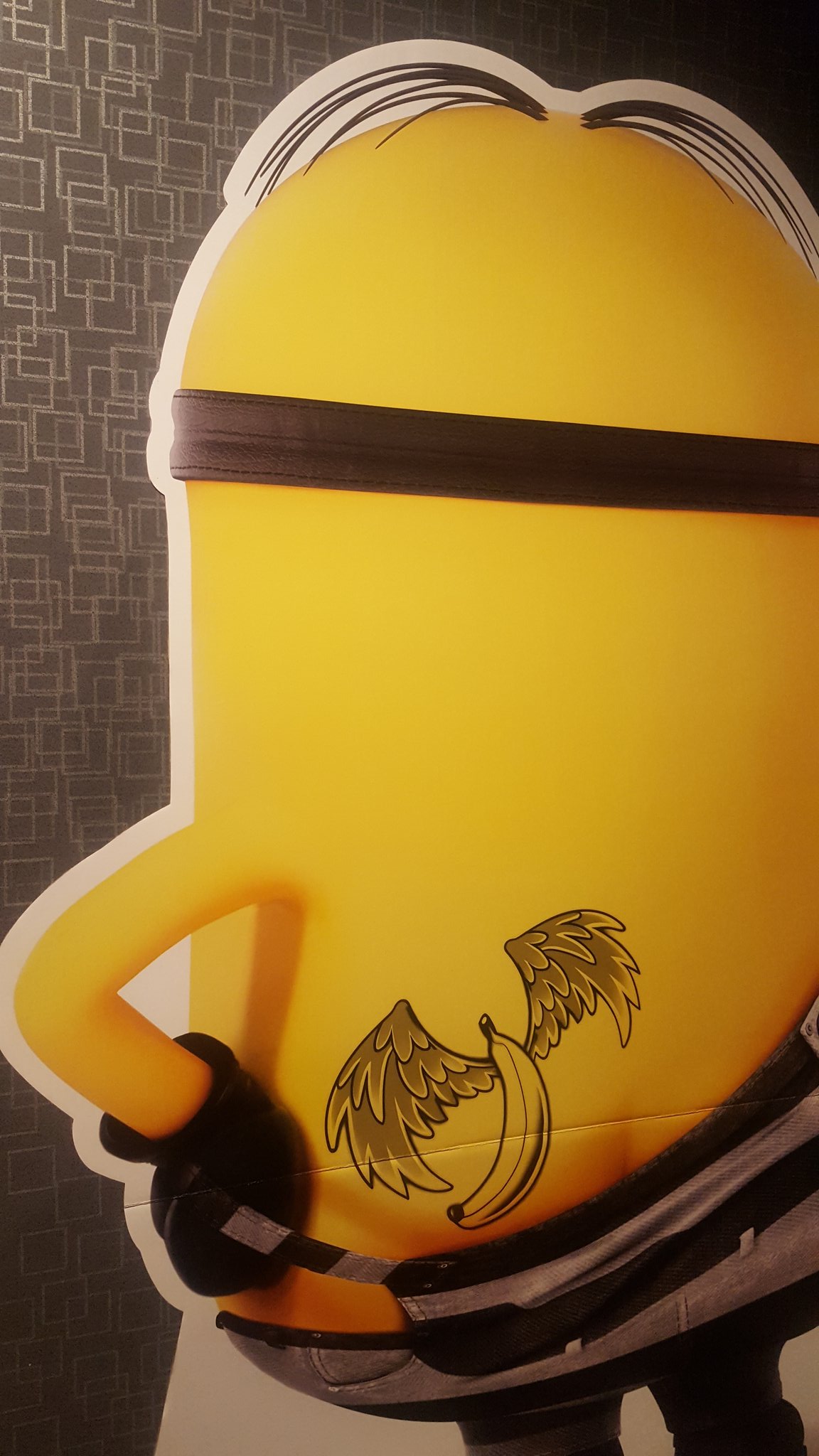 טוויטר Arisan בטוויטר おはようございます 海開きしましたねー 今日は1日 海で のんびりしてきます Have A Nice Weekend ミニオンかわいい 昨日映画館にいた おしりにバナナのタトゥー T Co Ri3ndpkigz