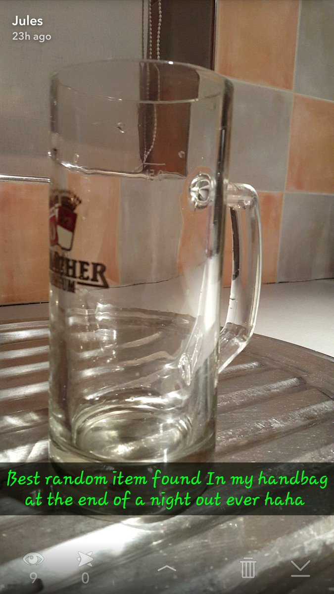 julezishere's tweet photo. #FridayFeeling #pubowner 😆 #random
Random things that appear in my handbag after a night out #thisismyentry @Spiritualsoul3 😆🍻🍷🍹😂💗😎 https://t.co/e7Hd6MHgih
