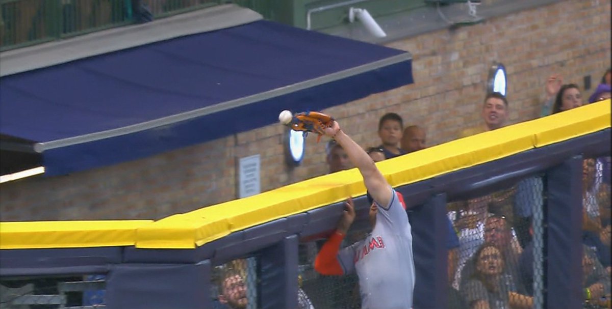 Santana homers off Stanton's glove, Brewers beat Marlins 8-4 bit.ly/2uww2r7 https://t.co/ffmUxOy0DG