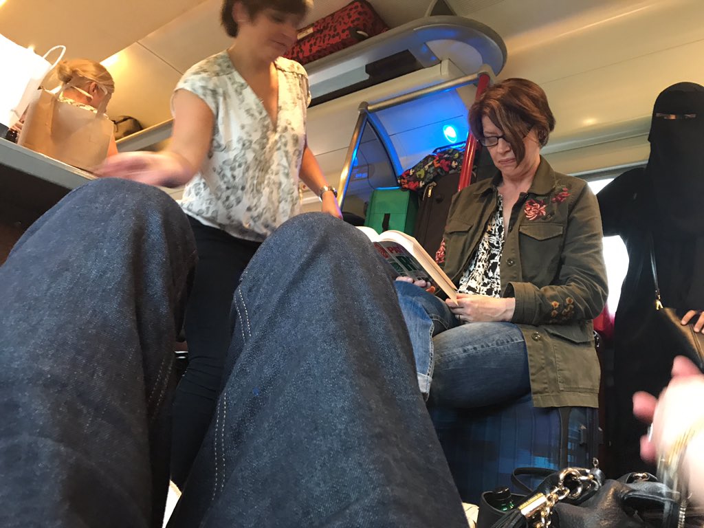 PaulGavaghan's tweet photo. @richardbranson Living the first class dream!!! https://t.co/Du89OMDYOd