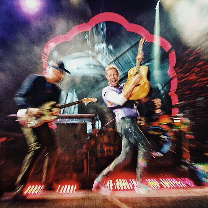coldplay's tweet image. God Put A Smile
#ColdplayFrankfurt 
R42