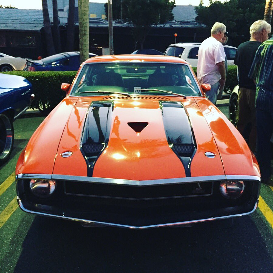 FastPrettyMag's tweet photo. Car Goals! Black stripes tip this #gt500 off as a '70. Shelby &amp; Ford parted ways summer '69 making '69-70' desirable. https://t.co/TIK2Ojad0H