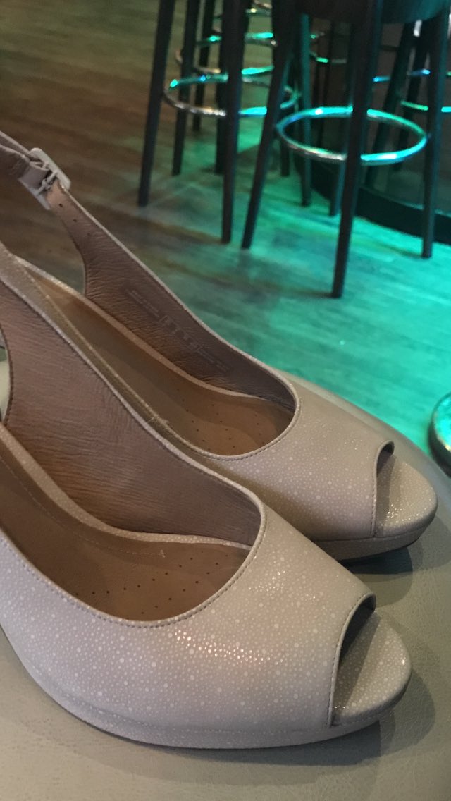 Robocall73's tweet photo. It's been a long day in York... horse racing, gambling, eating, drinking &amp;a dancing. My wife's shoes have their own stool. #yorkfun https://t.co/mInwmuIkjV