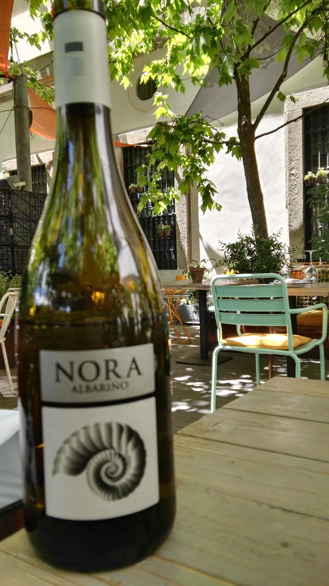 En <a href="/Taberna_Arzabal/">Grupo Arzábal</a> con #nora #wine @AvanteSelecta