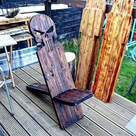 iRecyclart's tweet image. Pallet Viking Chairs For The ... : bit.ly/2tyfQbM - #ManCave #OutdoorLiving #PalletChair #PartyDecor #Patio #RepurposedPallet