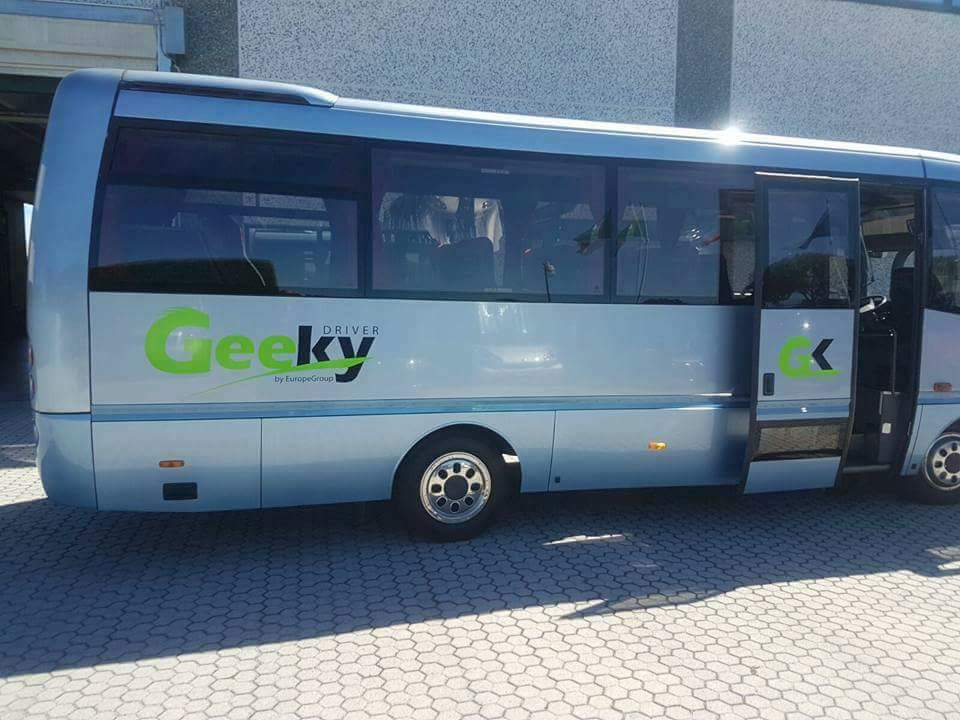 EuropeGroup_srl's tweet photo. #ModenaPark Orgogliosi di aver portato i tuoi fans @vascorossi #geekydriver #innovazione #Chauffeur #tecnologia #autonoleggioconducente https://t.co/an4K2ak8iS