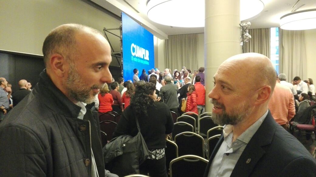 alerobba's tweet photo. Con mi amigo @adattellis en la jornada de trabajo de #CUMPLIR @somoslujan https://t.co/EU7BxHQV9k