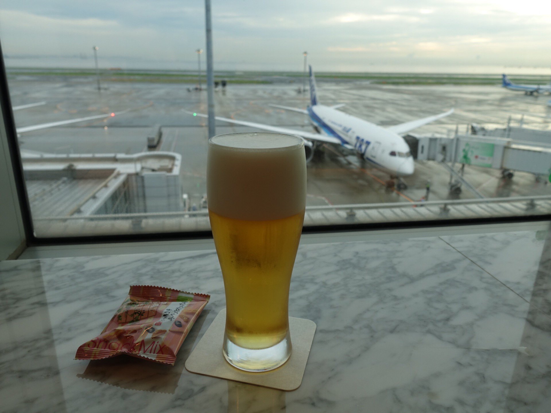テラヤマアニ 修行僧の朝ビールは早い Anaスイートラウンジ In 大田区 東京都 T Co 4u4fbyzbuq T Co P7qvw76vwt Twitter