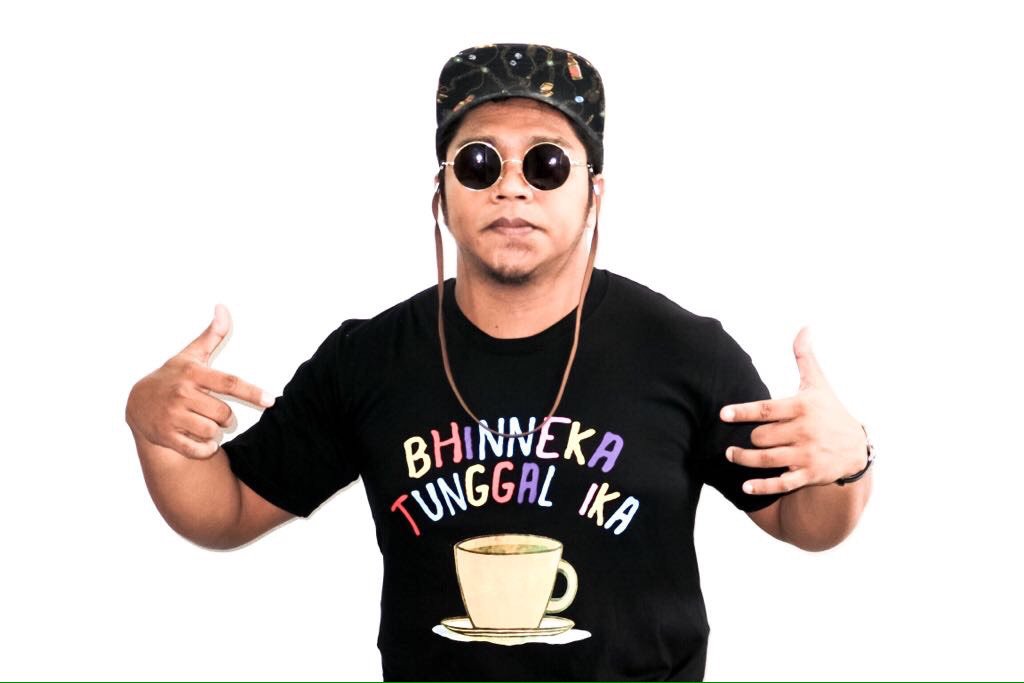 ProjectTsunami's tweet photo. Mr @matthewsayersz wearing Tsunami x Join u wanna? Grab it fast! Only at join kopi bulungan idr 100.000 https://t.co/BEV32NGRQZ