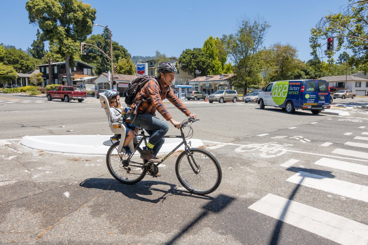 sirgious's tweet image. The Alameda and Hopkins, Berkeley #protectedintersection