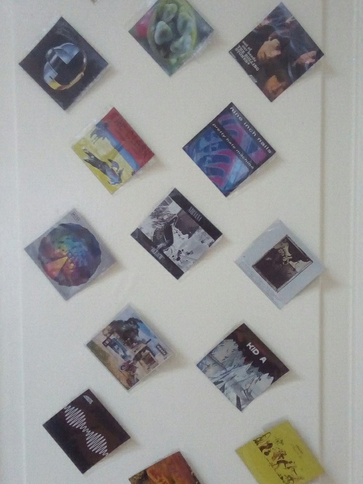 Ven por tu imán de bandas a <a href="/sala_43/">sala cuarenta y tres</a> , te esperamos!