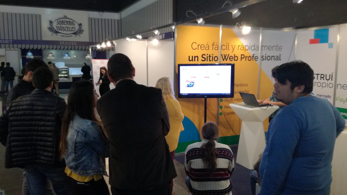 #DODO en 17 minutos pudimos  recrear un gran sitio web en <a href="/ExpoInternetLA/">ExpoInternetLA</a> con nuestro constructor web muy fácil!!