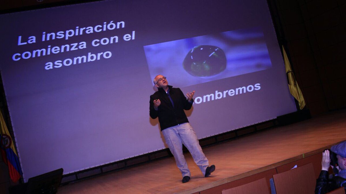 programaondas's tweet photo. "La inspiración comienza con el asombro, Asombremonos" @CesarAOcampoR https://t.co/LuyHEqQKBY