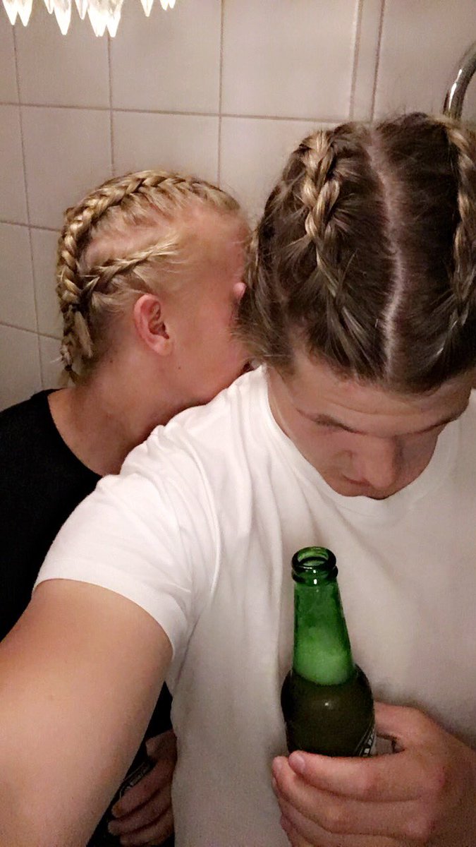 jonteejansson's tweet photo. @PostMalone @Hugosvenssoon swedish beer bro #showmeyourcoldonechallenge https://t.co/q3tVDyuXWG