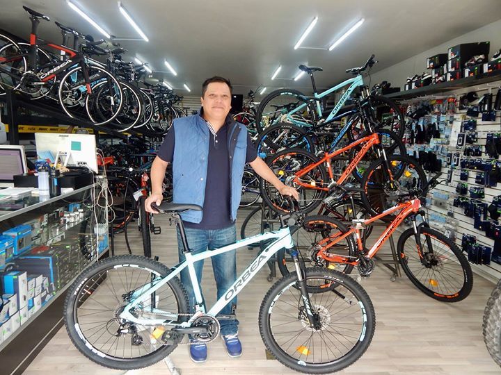 ForzaCycliste's tweet photo. ¡Felicidades por ese gran estreno! \0/

Cuando una #MX40 te gusta, es posible de venir desde Pachuca para por fin poder estrenarla.

#ARoda… https://t.co/DtikEsoDYg