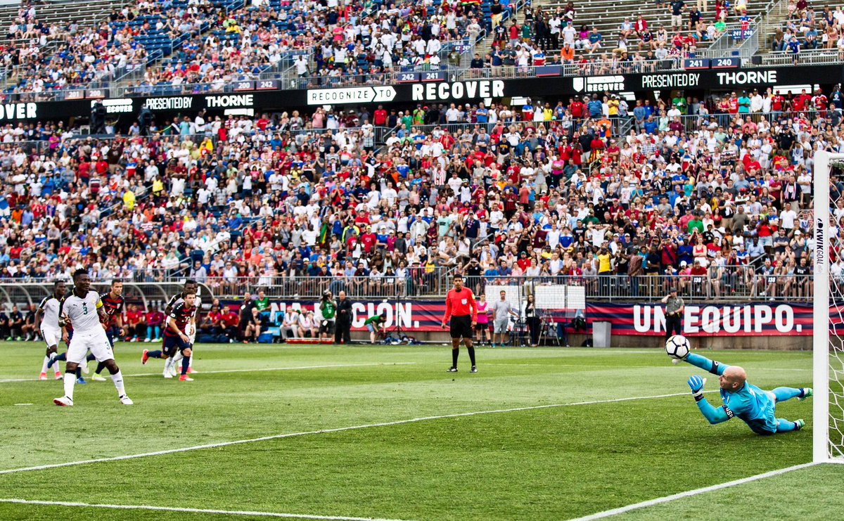 jayaphoto's tweet photo. Huge save by @bradguzan at the half on a pk to keep score 2-0.#usmnt #usavsghana #soccer #freelance #photojournalism @KLCfotos #keeper https://t.co/pXR8aSpFC2