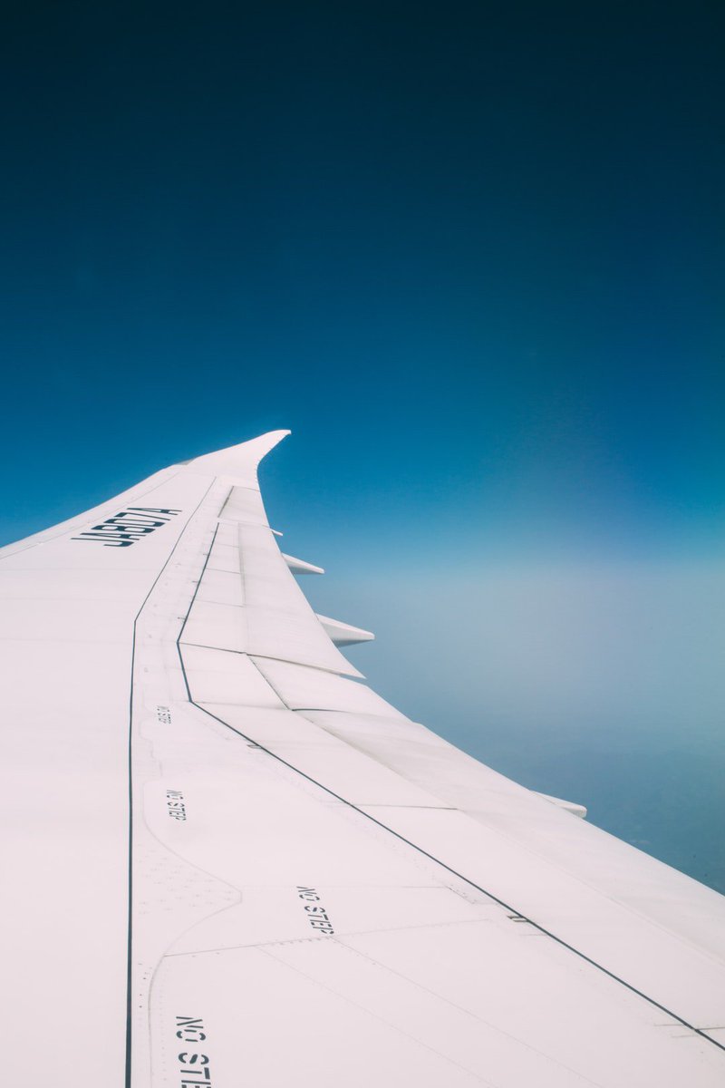 TakingFlightPod's tweet image. Photo By Charles Deluvio | Unsplash 
 #aviationlovers #aviationphotography #aviationgeek #aviationdaily #aviation4u