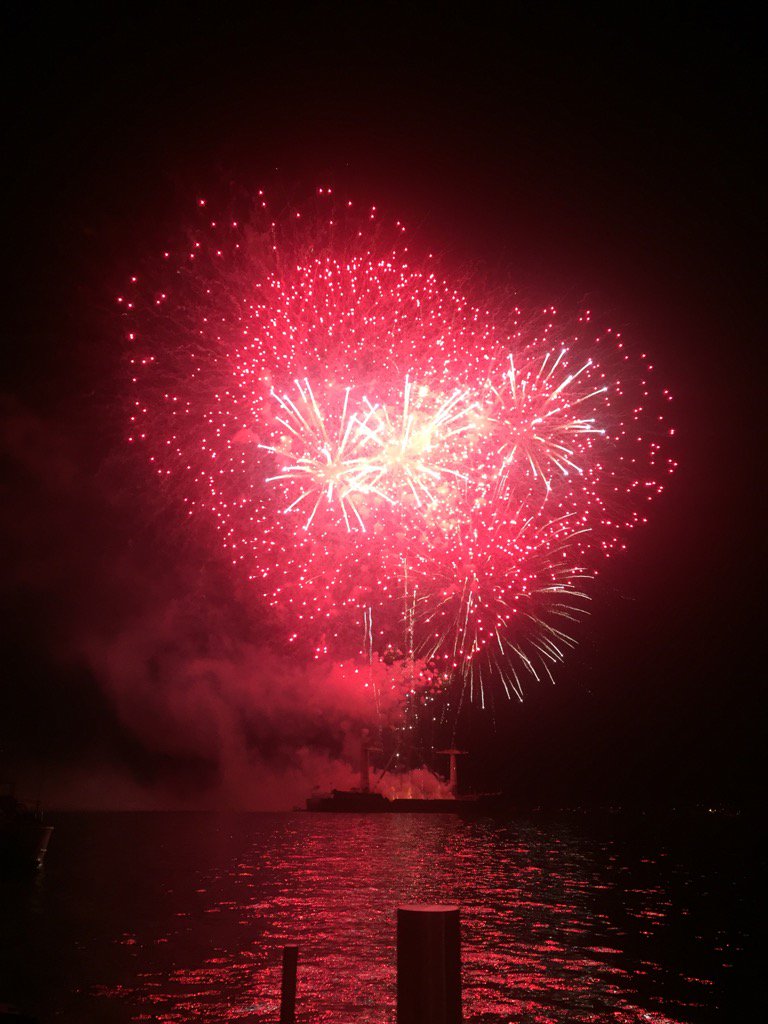 RobTarling's tweet photo. My v. first #CanadaDay as a permanent resident- red &amp; white fireworks lakeside, and a very large yellow rubber duck https://t.co/XiQ9SloBf3