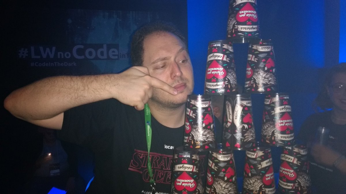 xthiago's tweet image. Olha a @locaweb no #LWnoCodeInTheDark #CodeInTheDark