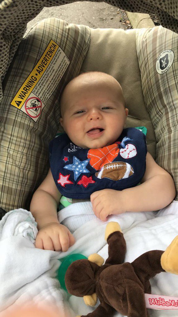 AsDadSeesIt's tweet photo. Happy Day at the zoo 👍 https://t.co/G8dLVO85BM