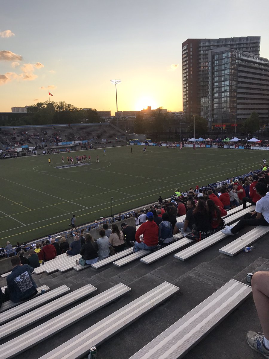 growlershot's tweet photo. Sun's gone down on York City Knights and their 8 pissed up fans. 64-12 to Toronto #woolstuff https://t.co/nFifXglHvS
