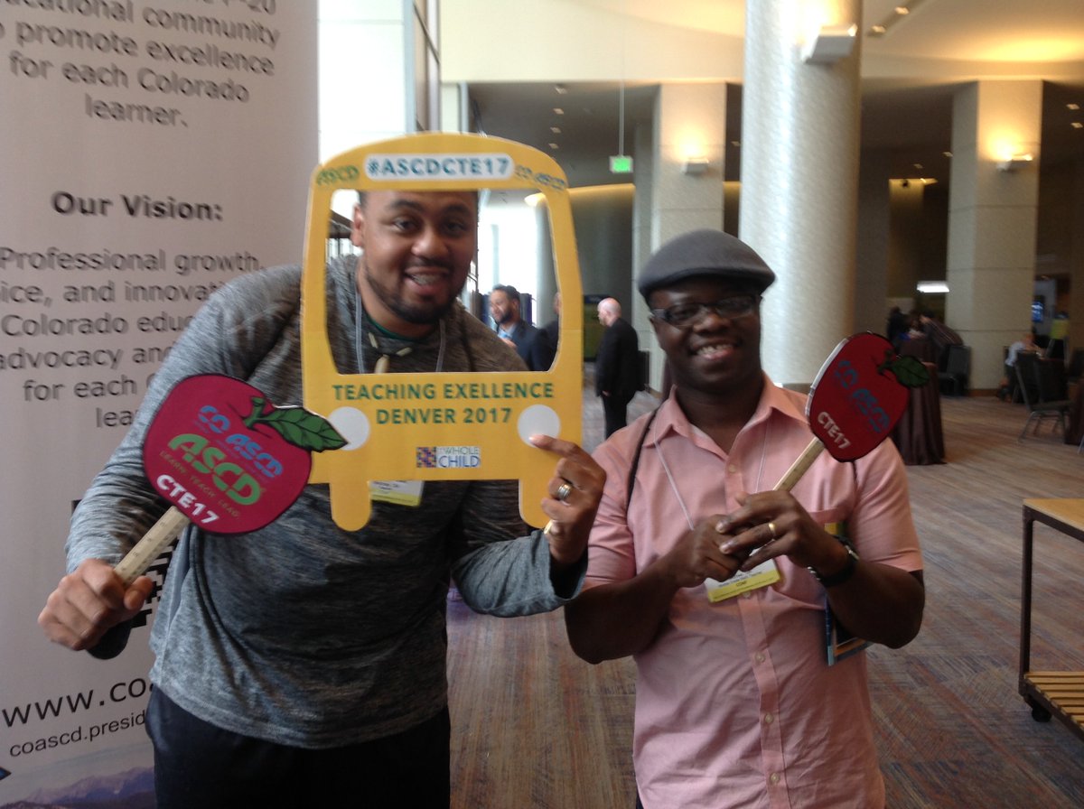JillLewis8's tweet photo. Thank you Ricardo for taking a selfie!!! @rsyntel #coascd ##ascdcte2017 https://t.co/OS8ttSBEej