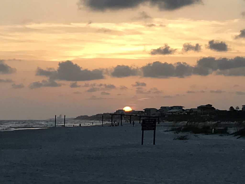 laura_brunson2's tweet image. @spann Going, going, gone on PCB #firstsunset #july2017