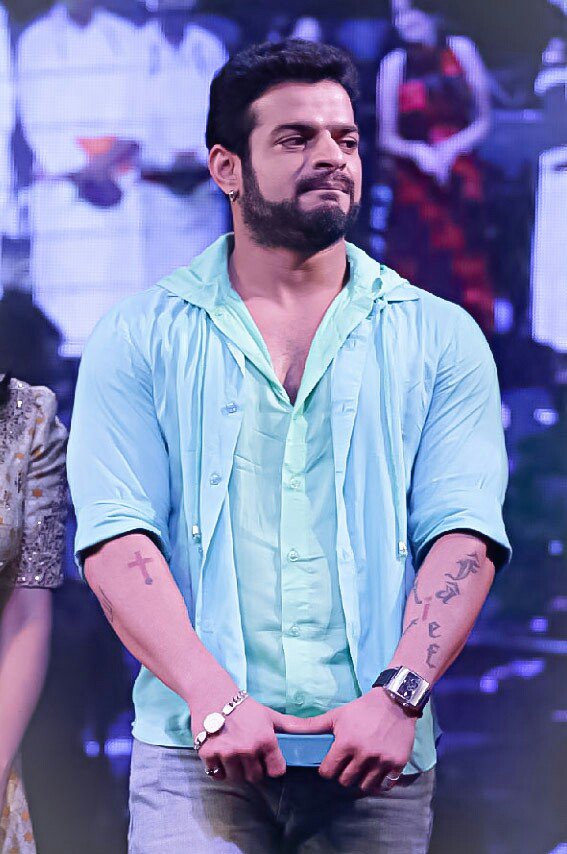 Priyadarsini_85's tweet photo. Most Handsome N Dashing Judge #Kp ππ
His lip bit thoππππ
#Jaipurdiaries
#CookStudioIndia
#KaranPatel β€πβ€
@TheKaranPatel @AnkzBhargava https://t.co/fRpzB7obPu