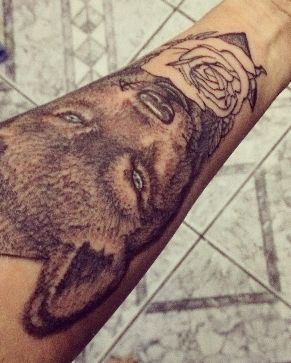 Clowinn's tweet photo. #Lobo  #Tatto ! ! https://t.co/HlNv04PNZs