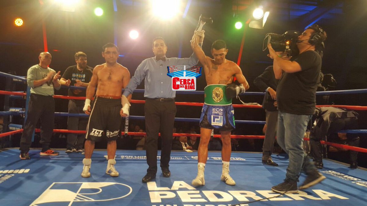 Triunfo de #ÁngelRuizDíaz por KOT6 ante #GuillermoSoloppi. Ruiz Díaz se quedó con el Título Sudamericano categoría ligero #CDREnLaPedrera