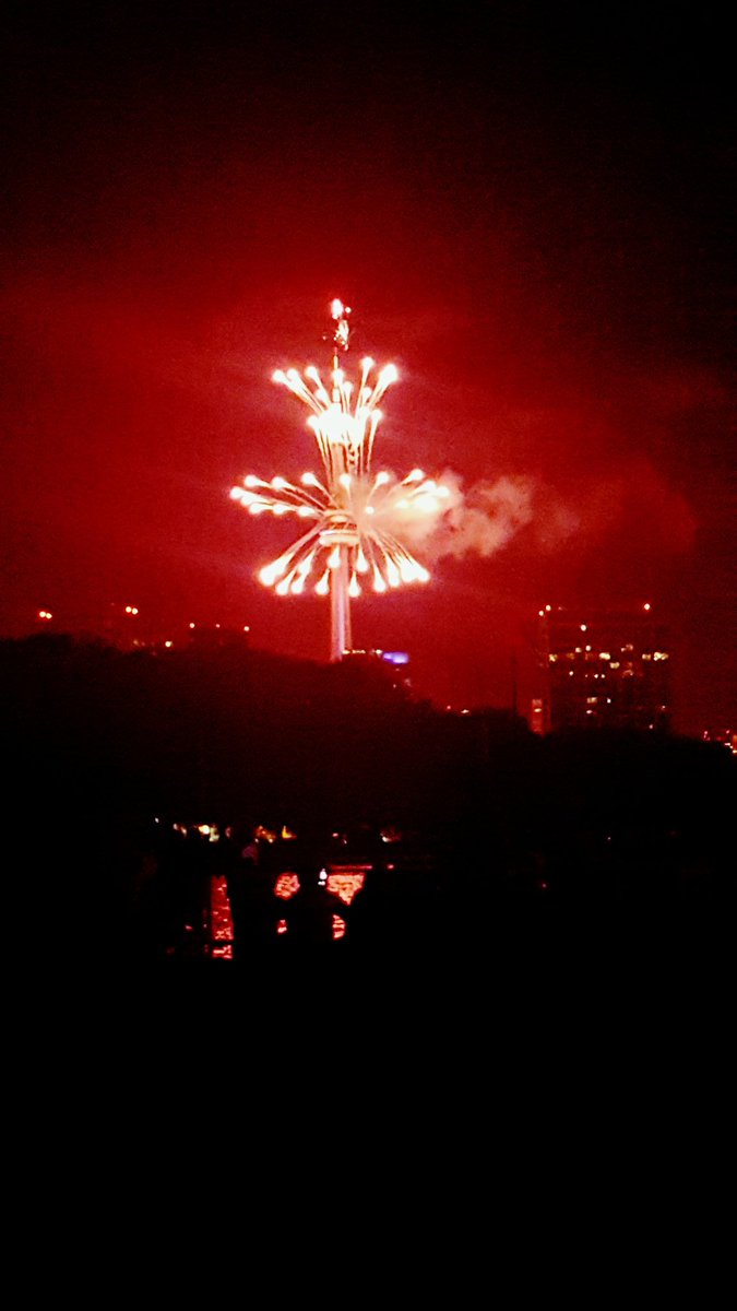 Teurcas's tweet photo. Happy Canada Day #Canada150 https://t.co/nYnBsyYx5u