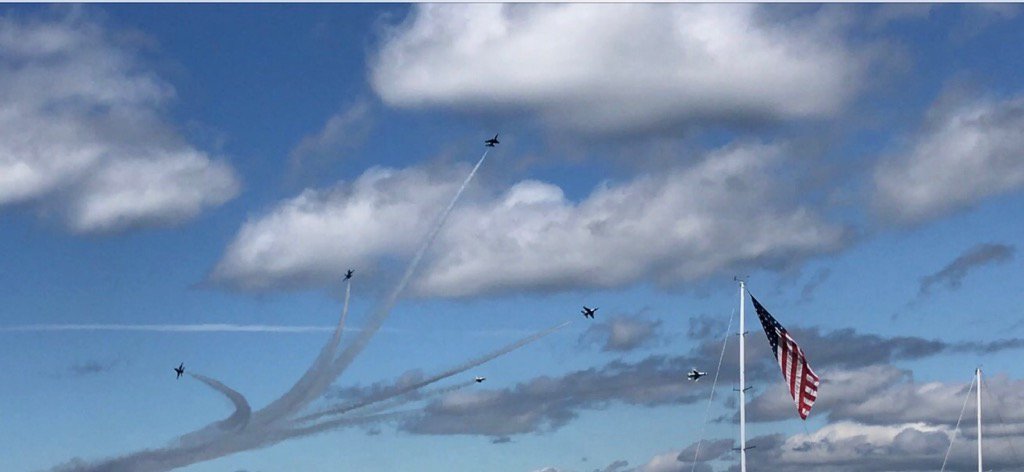 wmwillwilliam's tweet photo. Amazing display of USA special forces and military power by @AFThunderbirds at the MI @cherryfestival #usaftw https://t.co/AZ3SYgsQO4