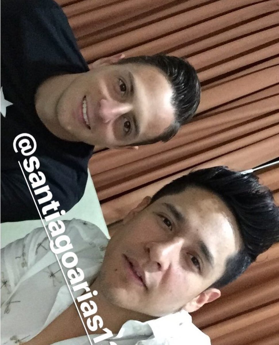 JuanPabloCanta's tweet photo. Con uno dee los mas duros @santiagoarias13  Un placer verte CRACK 🇨🇴🇨🇴🇨🇴 ⚽️⚽️⚽️⚽️⚽️ https://t.co/wJkY9xSWzA