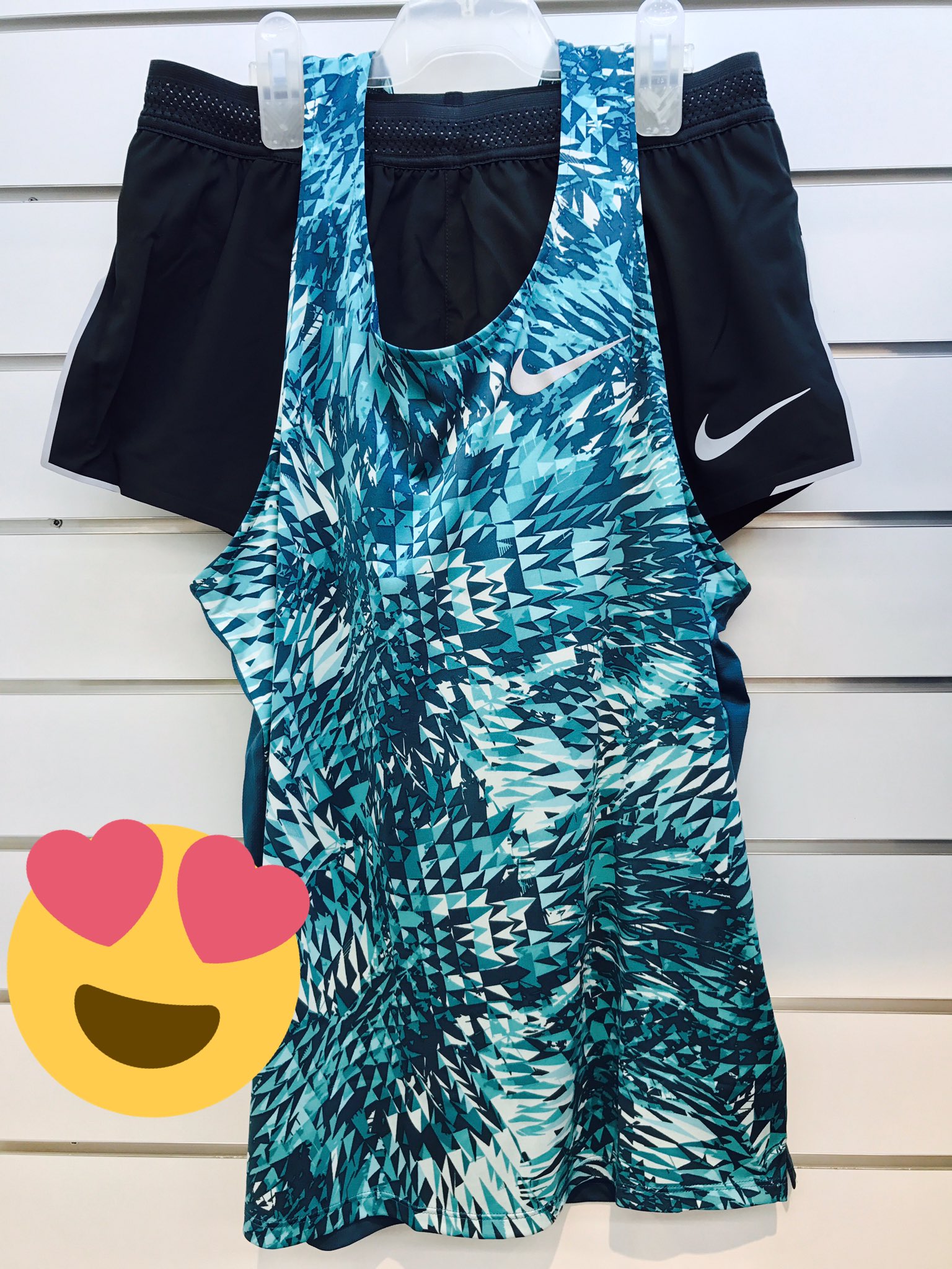 تويتر ステップスポーツ福岡店 على تويتر ナイキ ランシャツランパン上下セット 入荷いたしました カッコいいだけじゃない 着心地の良さがgood T Co Nwgfgurv7s