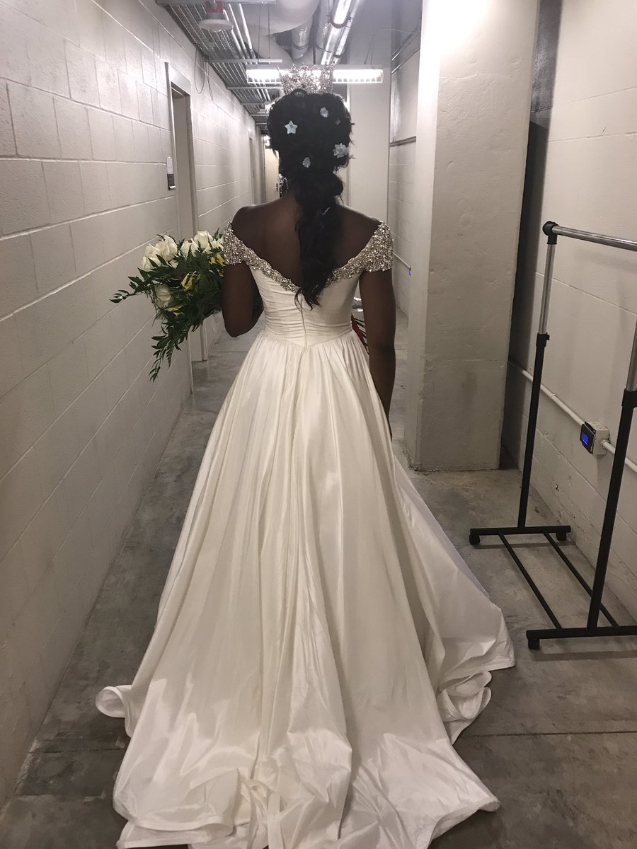 KennedyChaseTV's tweet image. Tonight I crowned my successor, Katie Schaaf!👑💕 I'm so excited for her! This has been the year of a lifetime!✨ #MHSAPageants