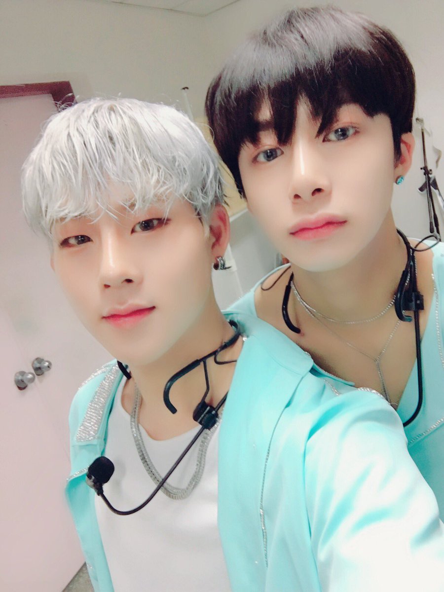 monsta_x_hw's tweet photo. 2人とも本当可愛い癒やし https://t.co/iwDn3Sc7Ez