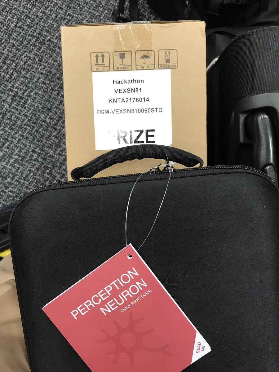 z_zabaglione's tweet photo. バックパックPCとPerception neuron(2台目)をゲットしました！ #JXRH2017 https://t.co/prCCBpgPLN