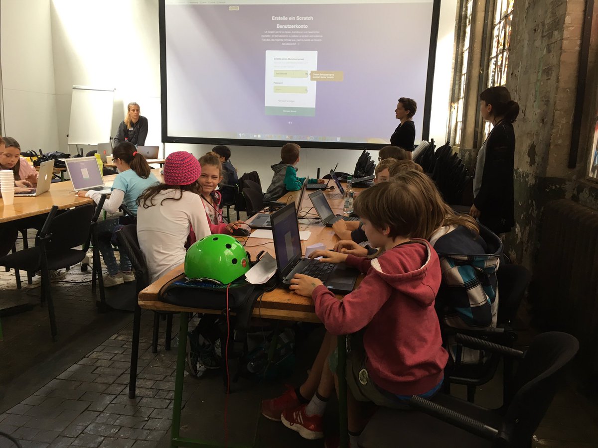 techettes_ffm's tweet image. und los geht's mit dem scratch workshop für kids bei der #NODE17