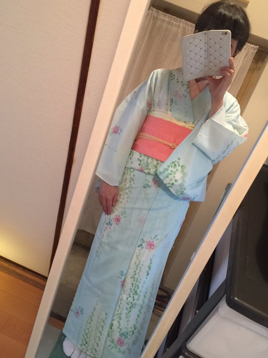 さとし A Twitter 本日コーデ 32度晴れ時々曇り 水色の ポリ絽 着物 に ピンクのポリ紗献上名古屋帯で ポリ麻紗長襦袢 肌襦袢 2枚補正 ステテコ 白足袋 ピンク花ピアス 今日の着物 着物コーディネート 夏着物 さとし A Twitter 本日コーデ 32度晴れ時々曇り 水色の ポリ絽 着物 に ピンクのポリ紗献上名古屋帯で ポリ麻紗長襦袢 肌襦袢 2枚補正 ステテコ 白足袋 ピンク花ピアス 今日の着物 着物コーディネート 夏着物
