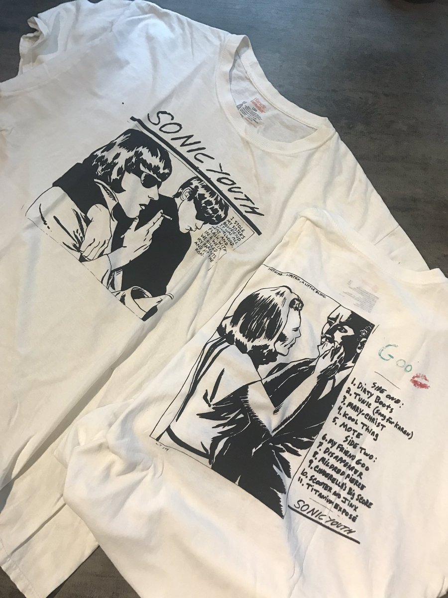 Qlozet Kwin Official Good Size Good Condition Sonic Youth Goo 1990年リリース 誰しも一度は目にしたことがあるこちらのジャケ キャッチーなデザインとは裏腹に描かれているのは60年代の連続殺人鬼 マイラ ヒンドレーとブレイディー