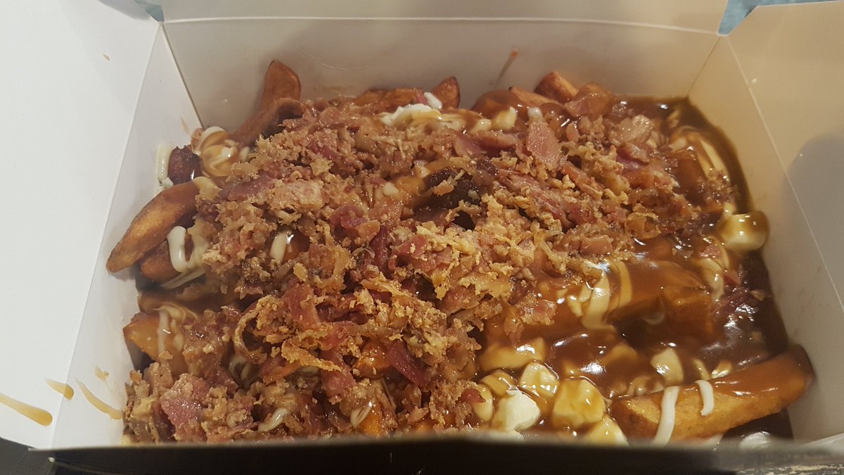 Kellster86's tweet photo. Preggo dream #baconpoutine #whistlestop #HappyCanadaDay150 https://t.co/QaxDqBLz9v