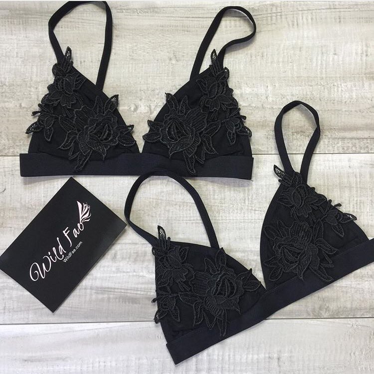 wildfaeco's tweet photo. Double trouble 🥀
Only @ https://t.co/AolJUYZWc9!
.
.
.
.
.
#wildfae #trending #summer #bohochic #boho #bohemian #lace #bralette https://t.co/DDitvtMuie