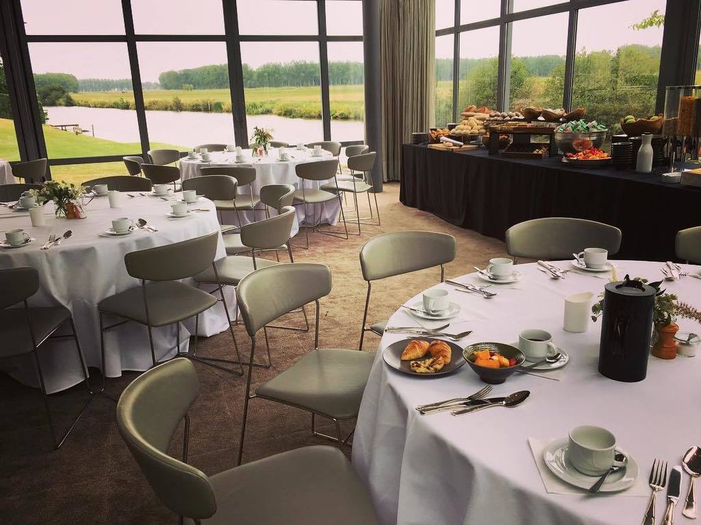 NickDecombel's tweet photo. Where are the party people? #morningafteragreatwedding #shooteatsleeprepeat #ihateboring #nickdecombelfotografie … https://t.co/n3HPiw0kV2 https://t.co/ltHCNqVEq9