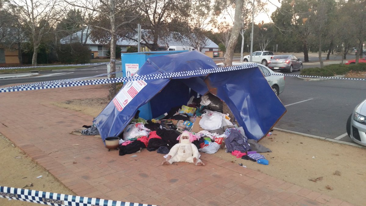 DavidRohanReid's tweet photo. Any ideas on how this was caused? #ChisholmShops https://t.co/J8ssL68Cbk